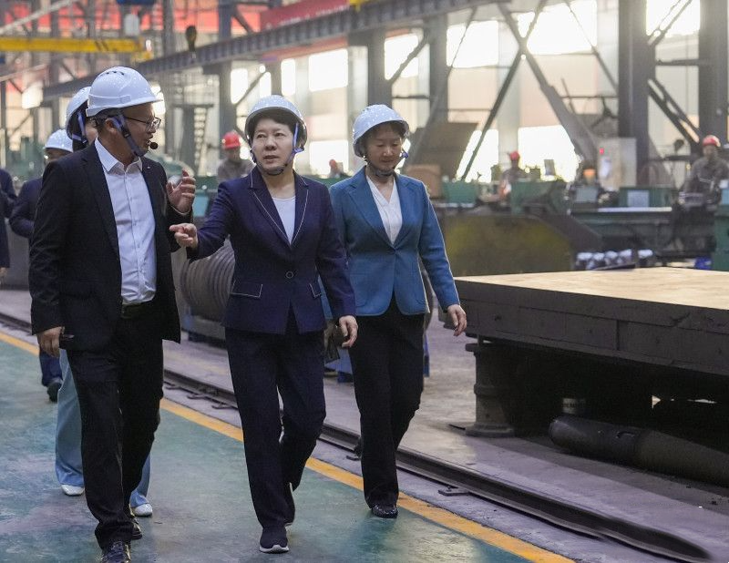 湖南省委常委、长沙市委书记吴桂英调研长重机器